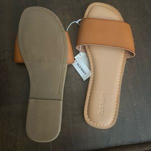 Old Navy sandals size 7 NWT